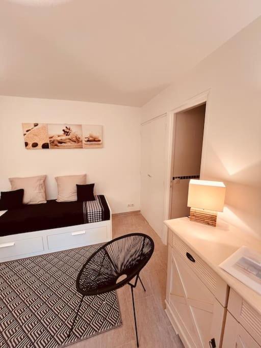 Studio Jardin Privatif 300M De La Plage Сент-Максим Экстерьер фото